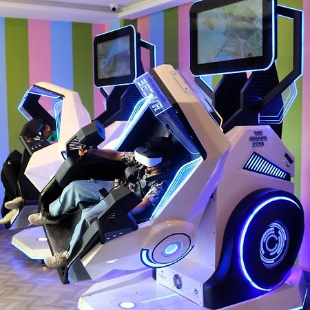 Lagoona Beach Luxury Resort And Spa Manama Exterior foto A racing simulator