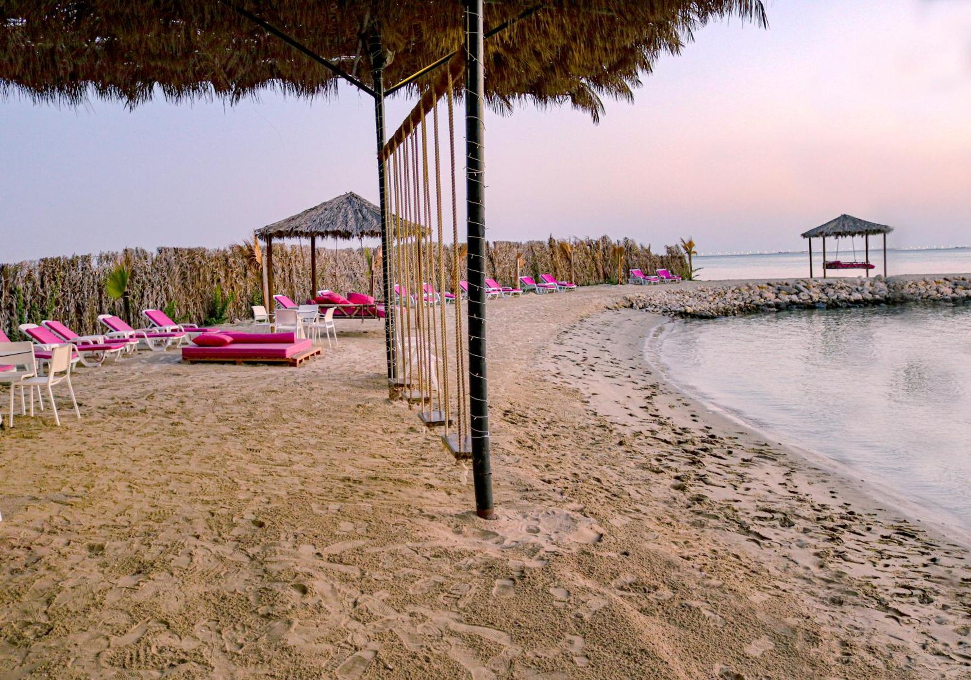 Lagoona Beach Luxury Resort And Spa Manama Exterior foto Beach in Hurghada